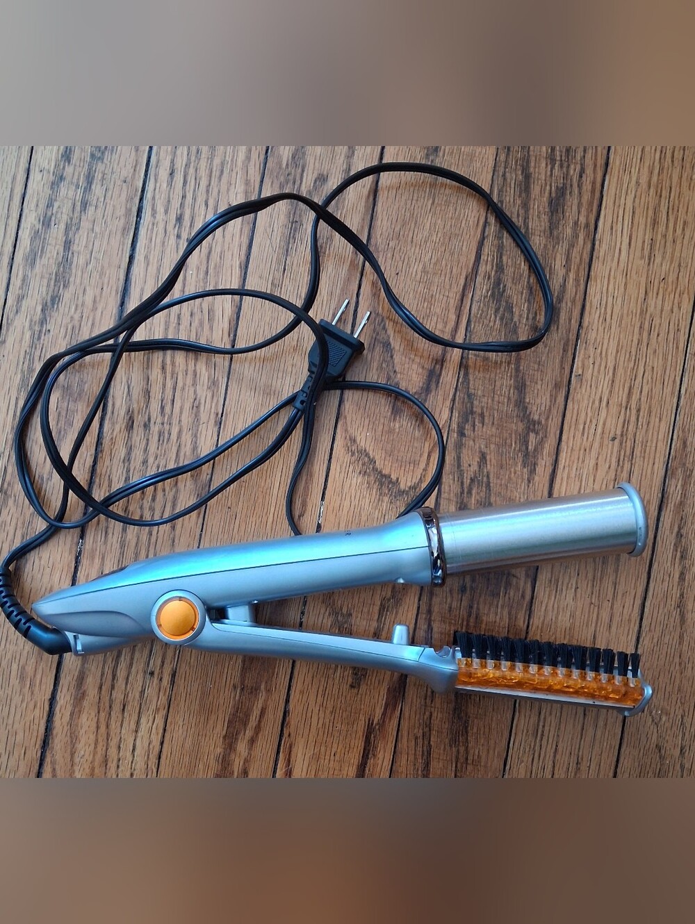 Instyler Rotating Iron and Brush. GUC